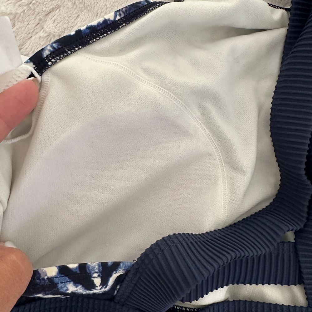 Roxy Blue and White Geometric Crop Top - Picture 4 of 4
